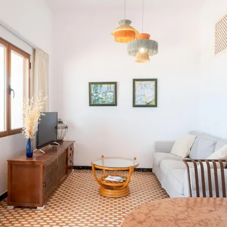 On The Beachfront Apartment