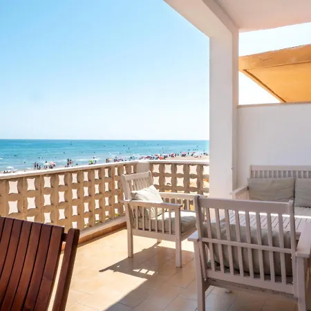 On The Beachfront Apartment