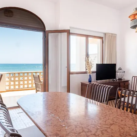 On The Beachfront Appartement Oliva