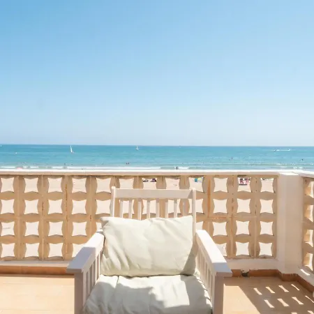 On The Beachfront Appartement Oliva
